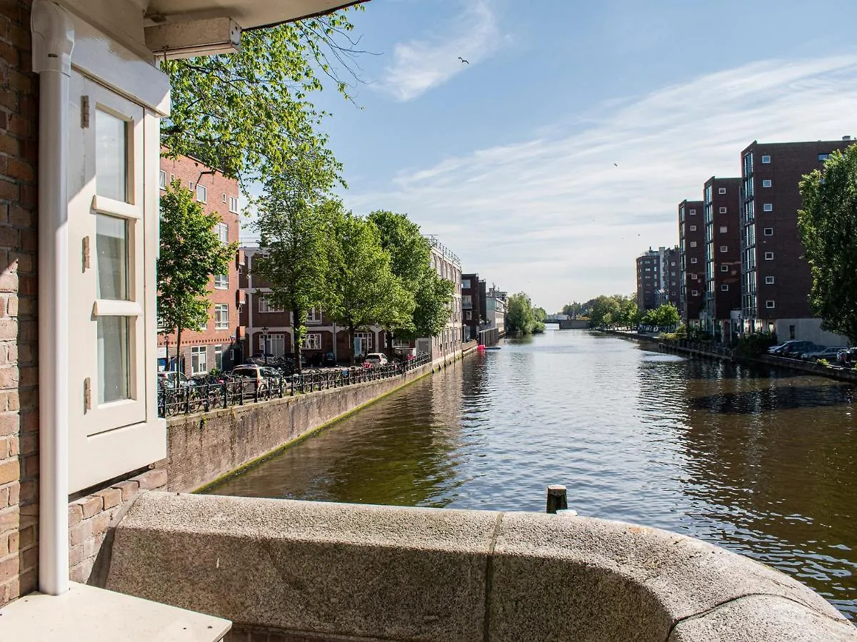 Sweets - Van Hallbrug Amsterdam Apartment